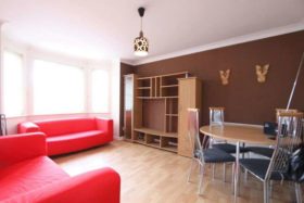 2 bedroom Flat to re...